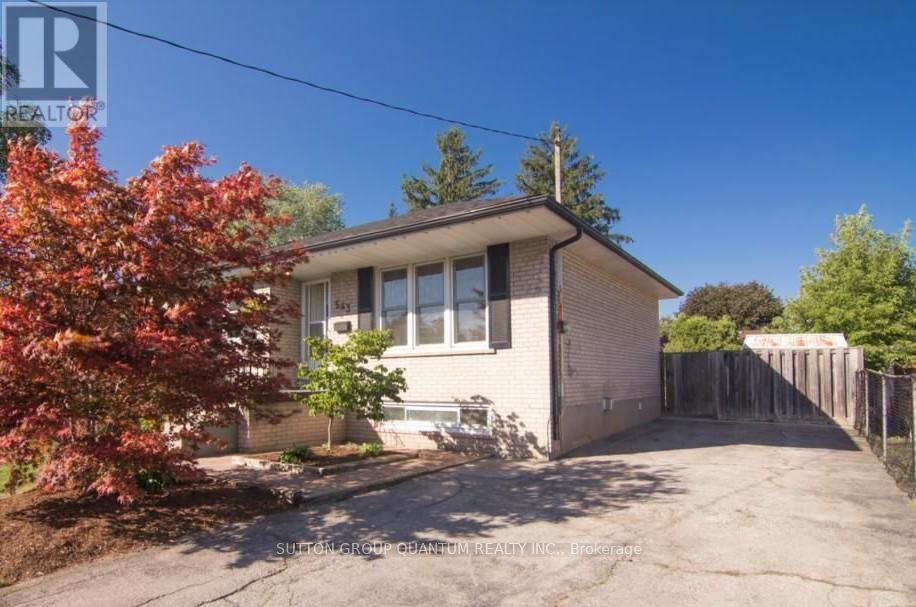 543 Taplow Crescent Property Photo 2