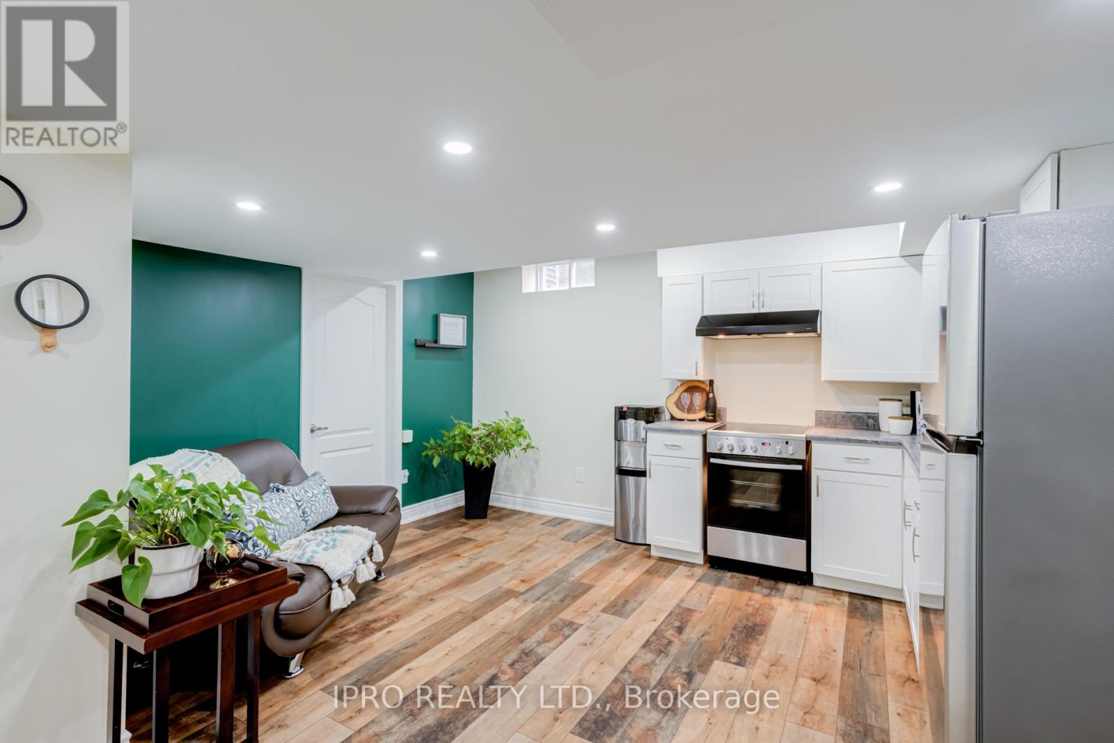 37 Donherb Crescent Property Photo 33