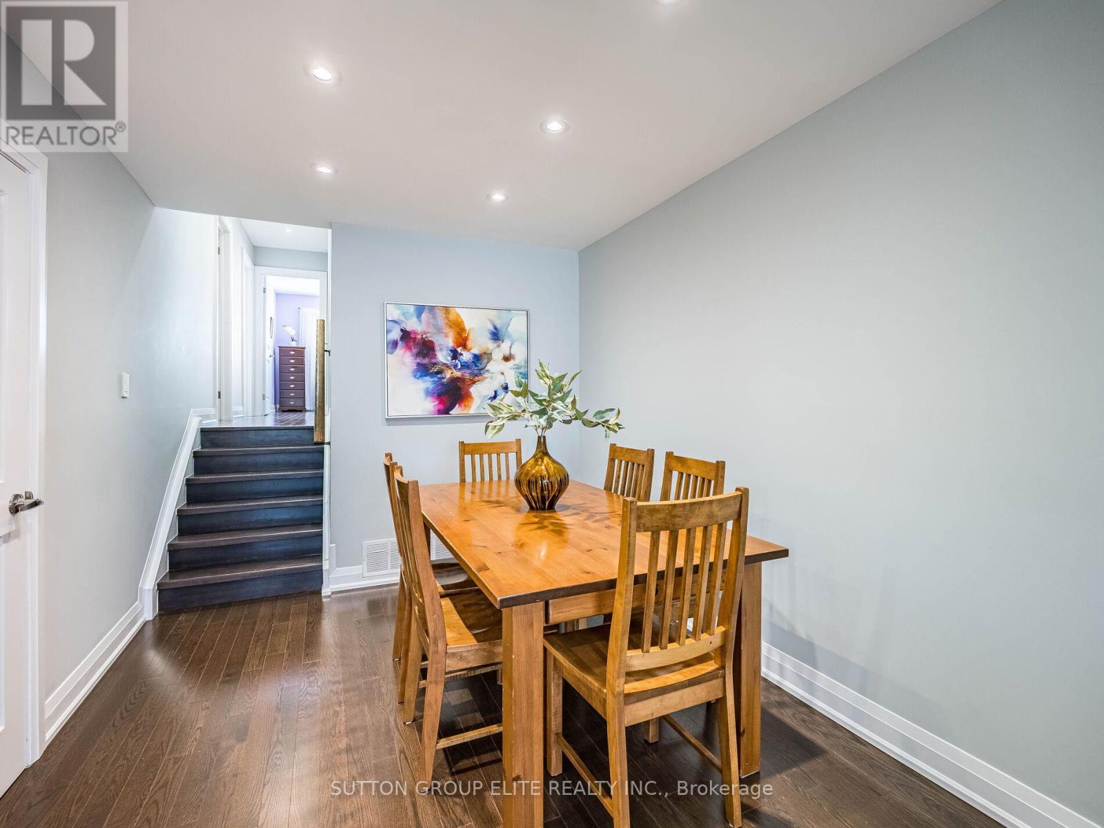852 Consort Crescent Property Photo 8