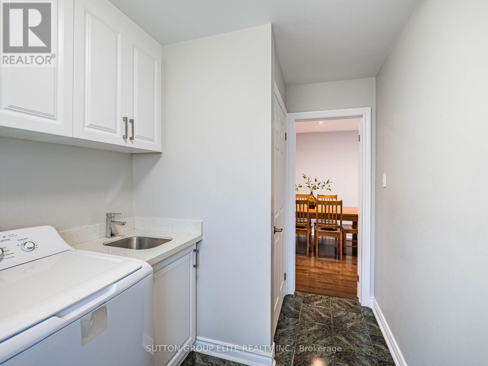 852 Consort Crescent Property Photo 13