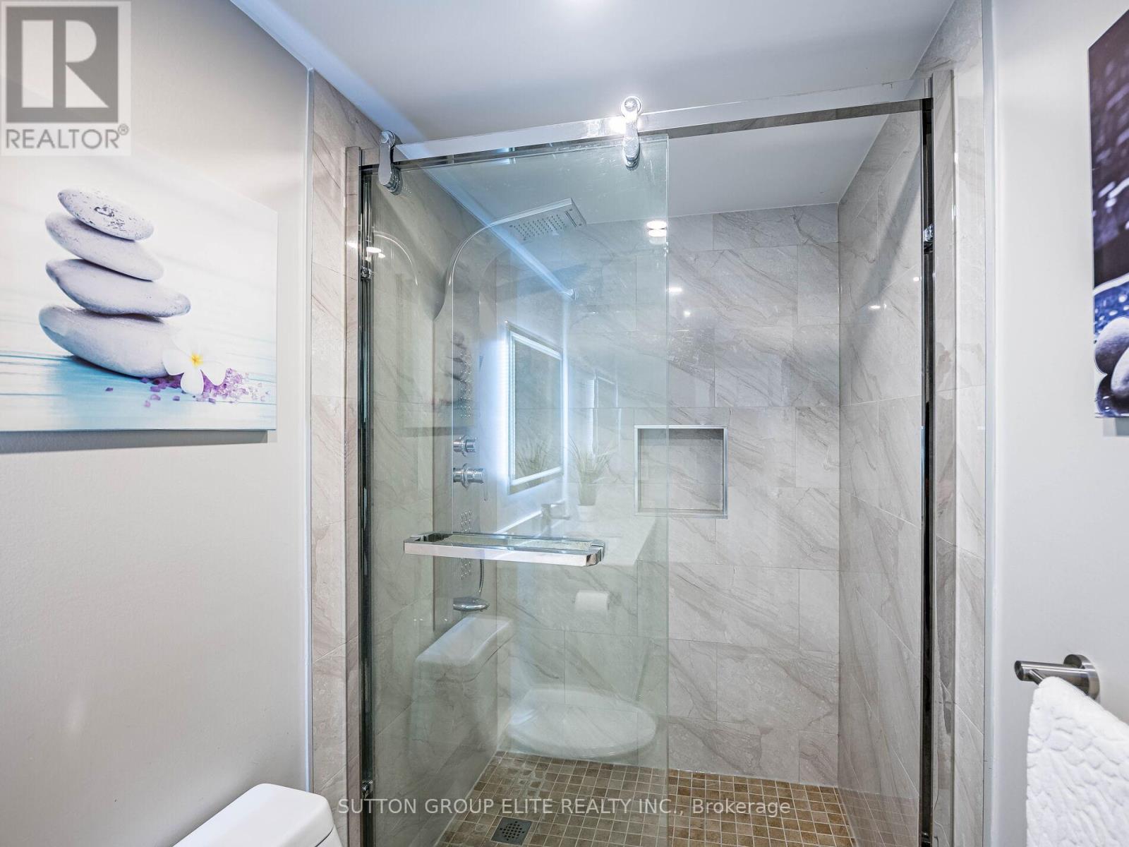 852 Consort Crescent Property Photo 36