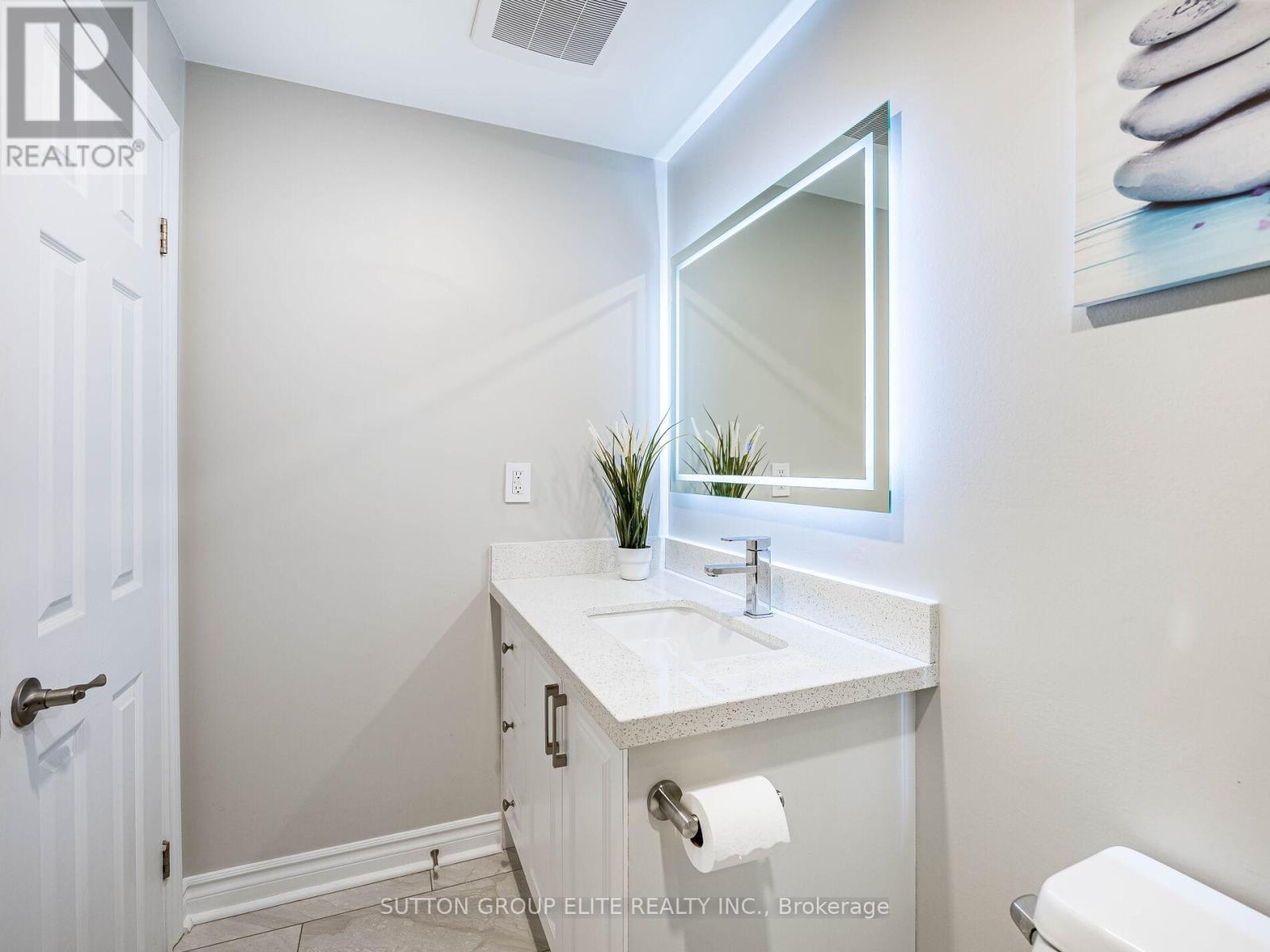 852 Consort Crescent Property Photo 37