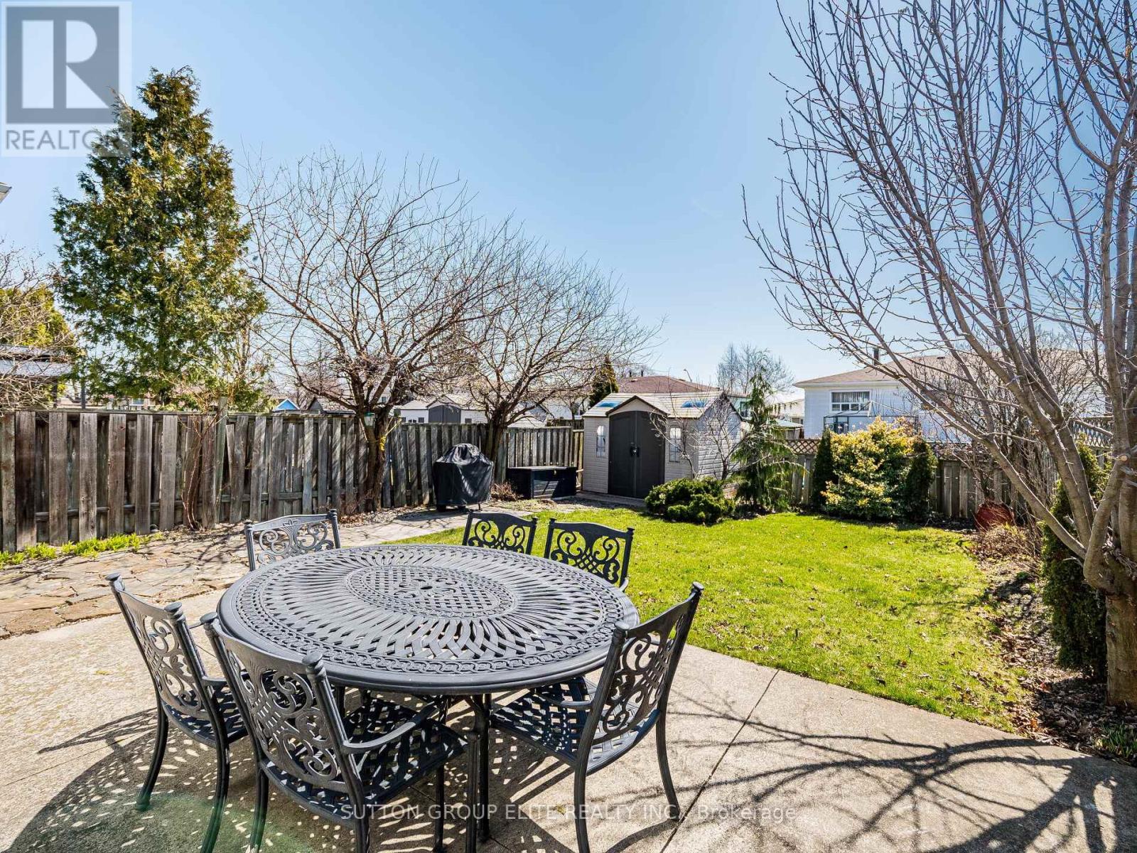 852 Consort Crescent Property Photo 40