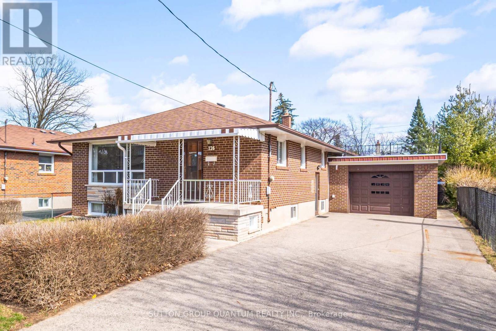 126 Angelene Street Property Photo 1