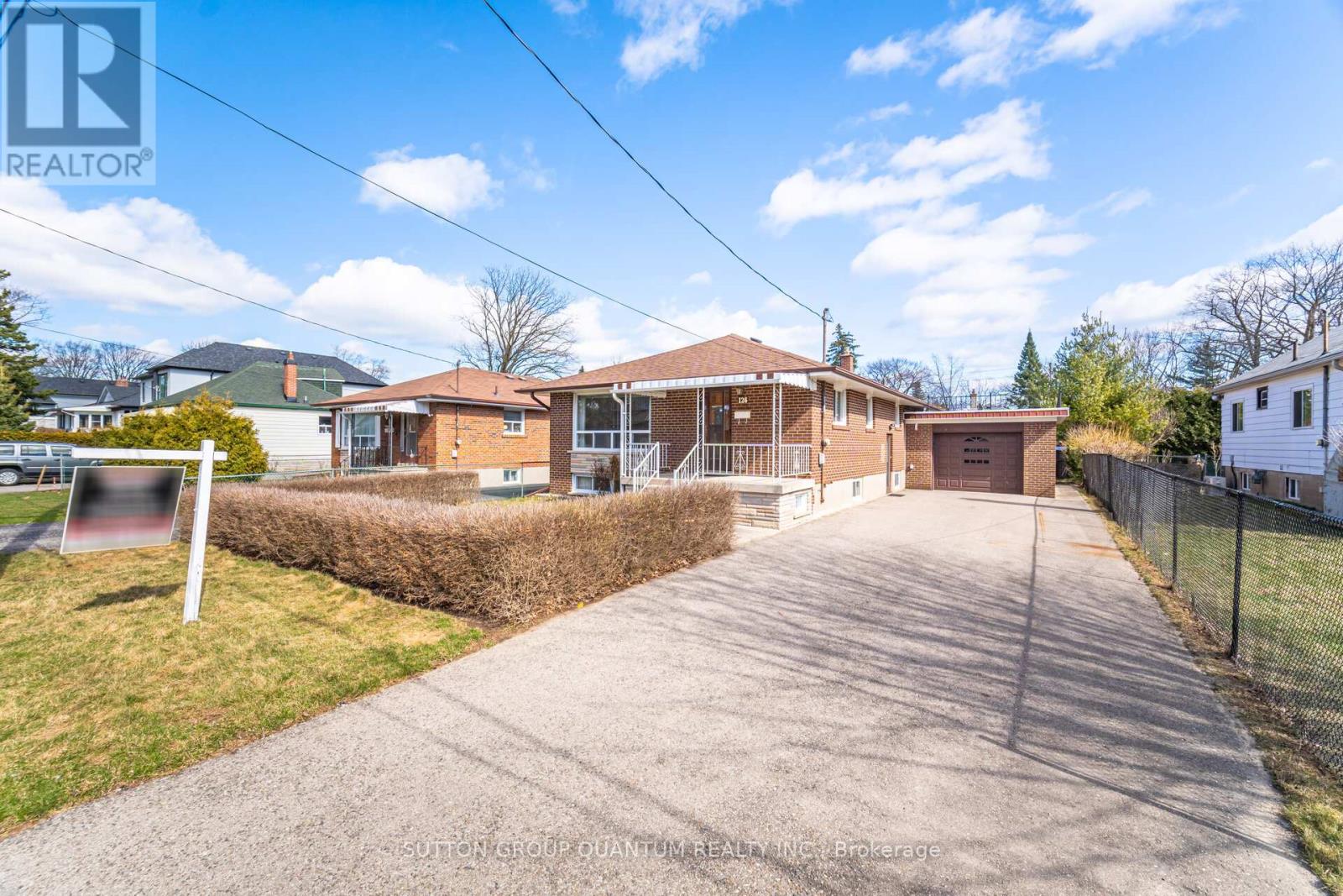 126 Angelene Street Property Photo 3