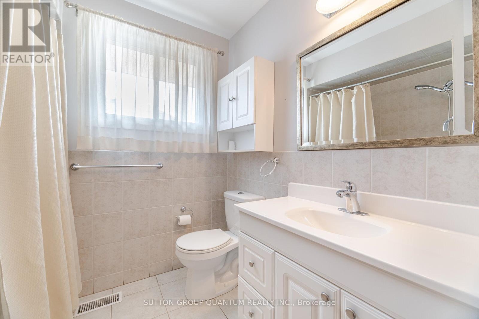 126 Angelene Street Property Photo 16