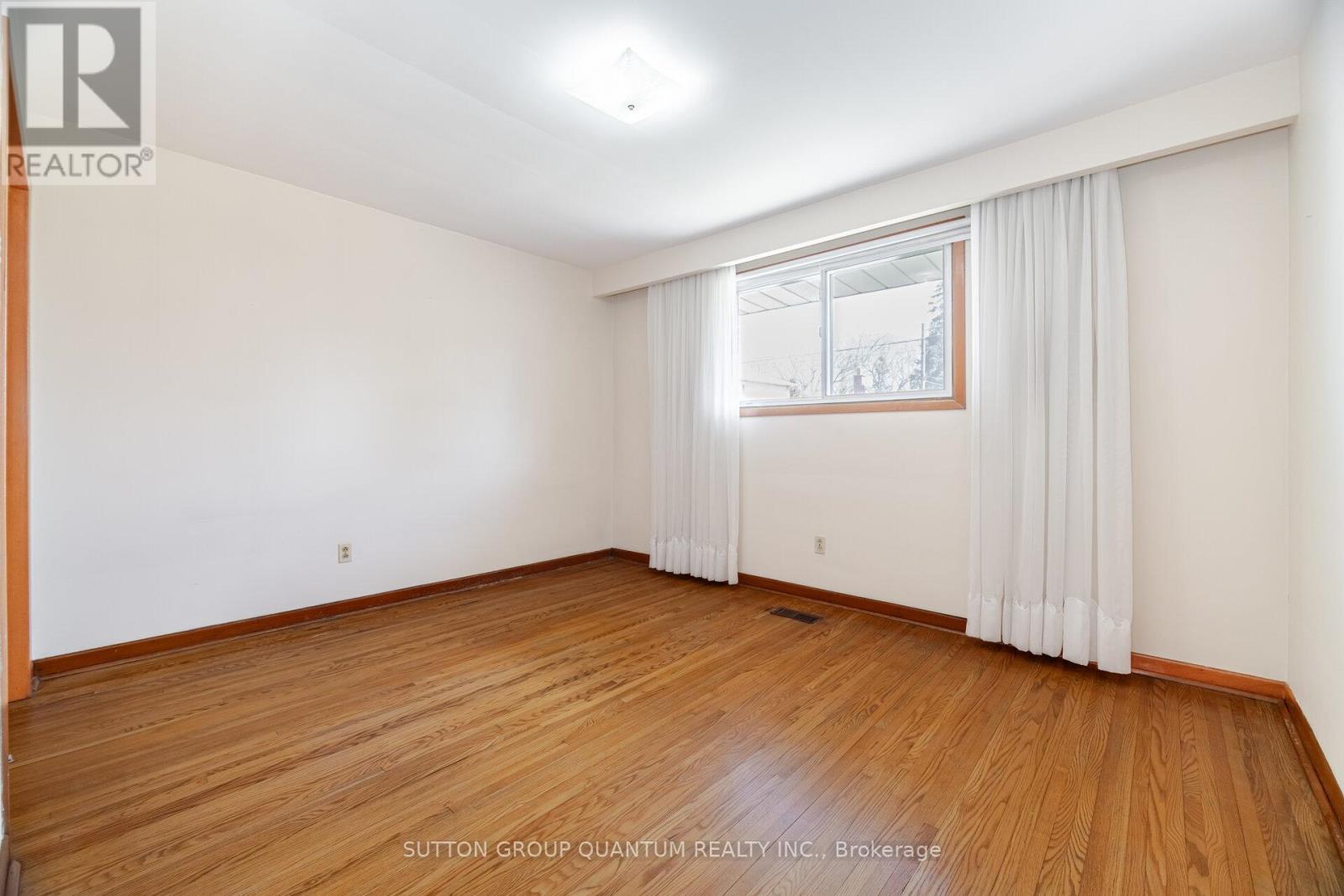 126 Angelene Street Property Photo 18