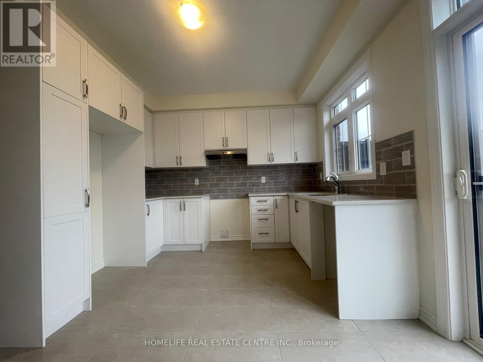 359 Inspire Boulevard Property Photo 8