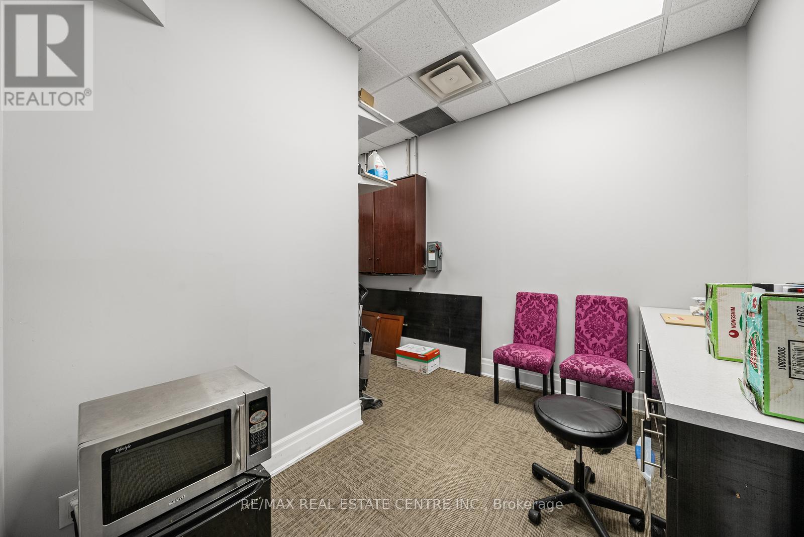 6 - 341 Parkhurst Square Property Photo 13