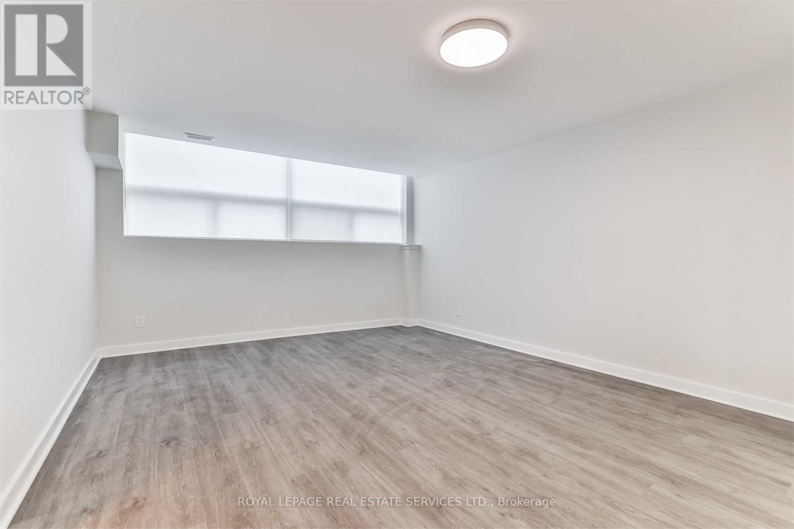 Lower - 72 Winston Park Boulevard Property Photo 2