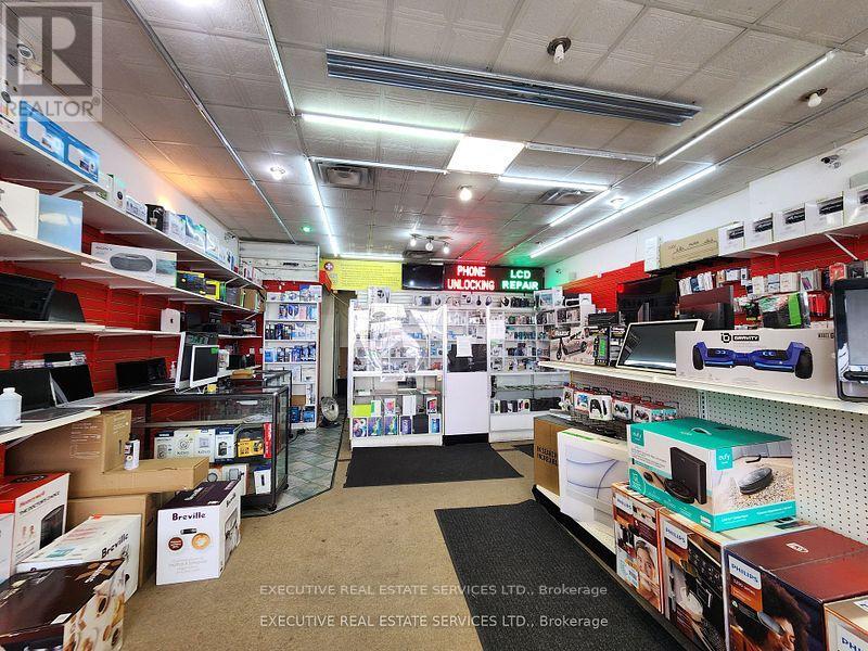 26 Rexdale Boulevard S Property Photo 4