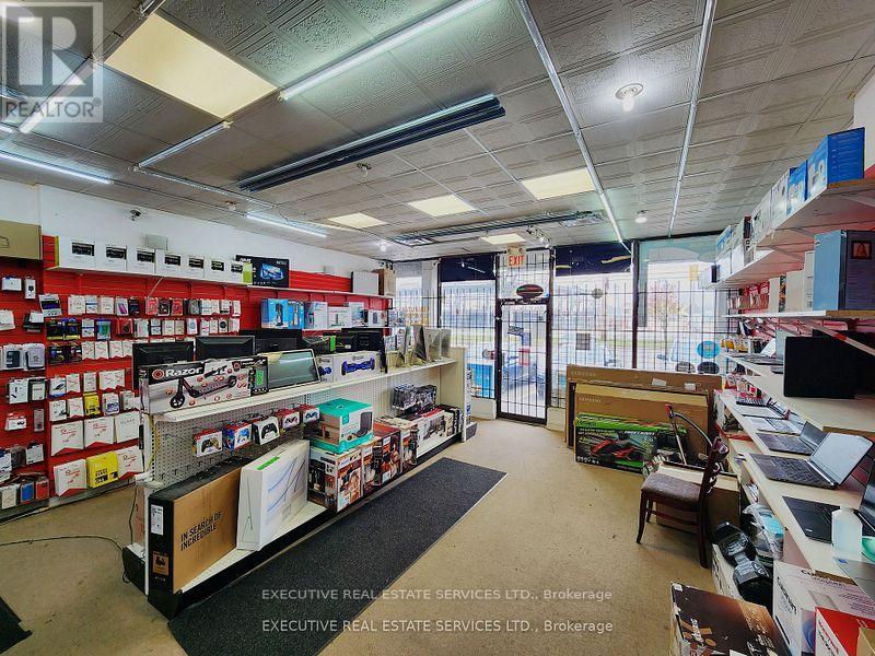 26 Rexdale Boulevard S Property Photo 7