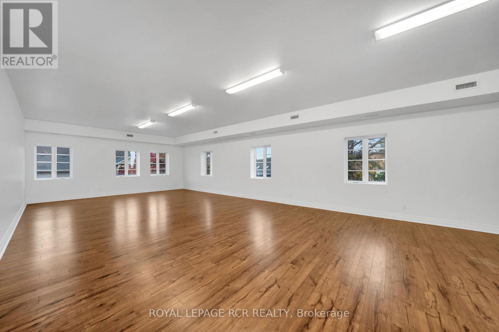 King St E Property Photo 11