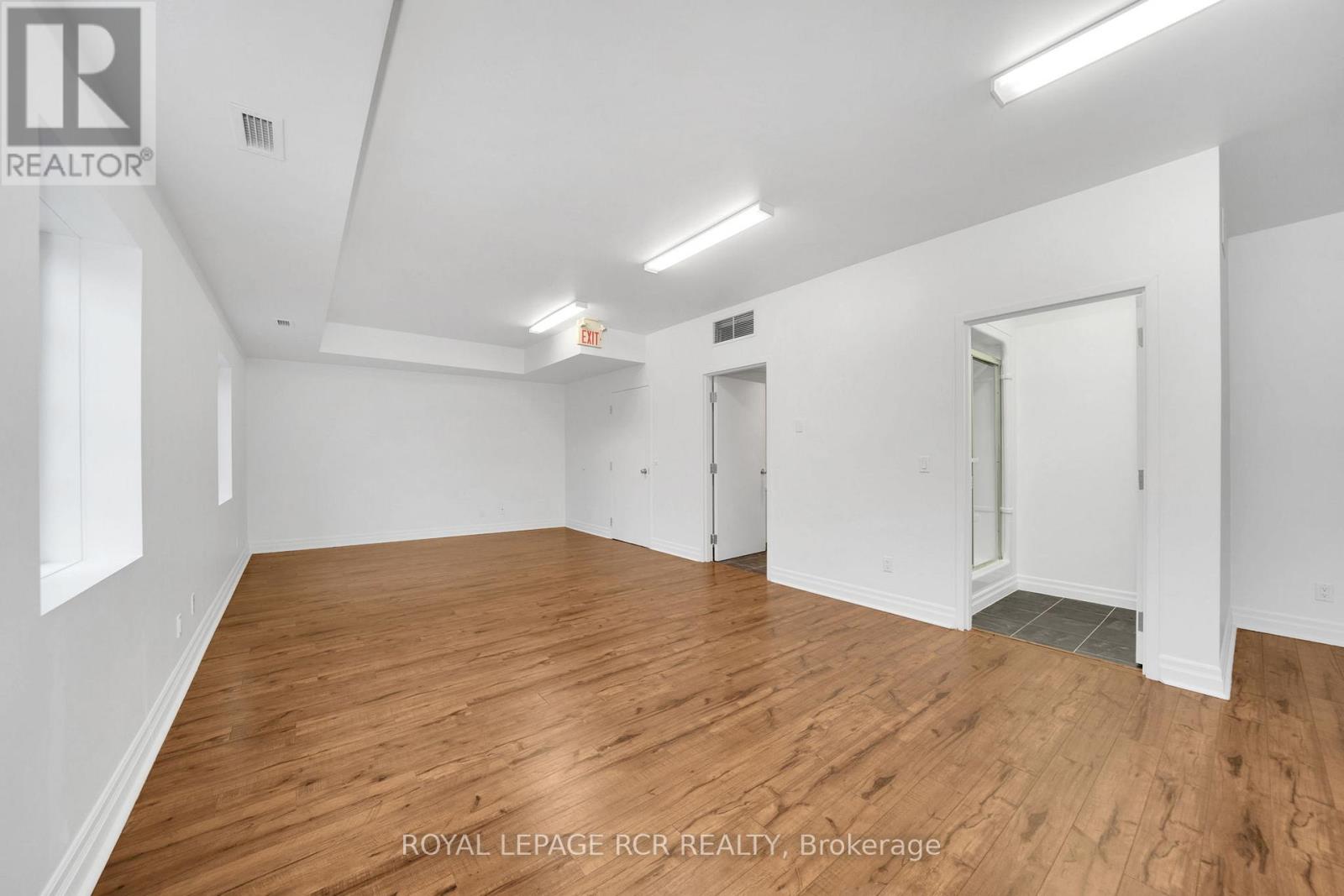 King St E Property Photo 14