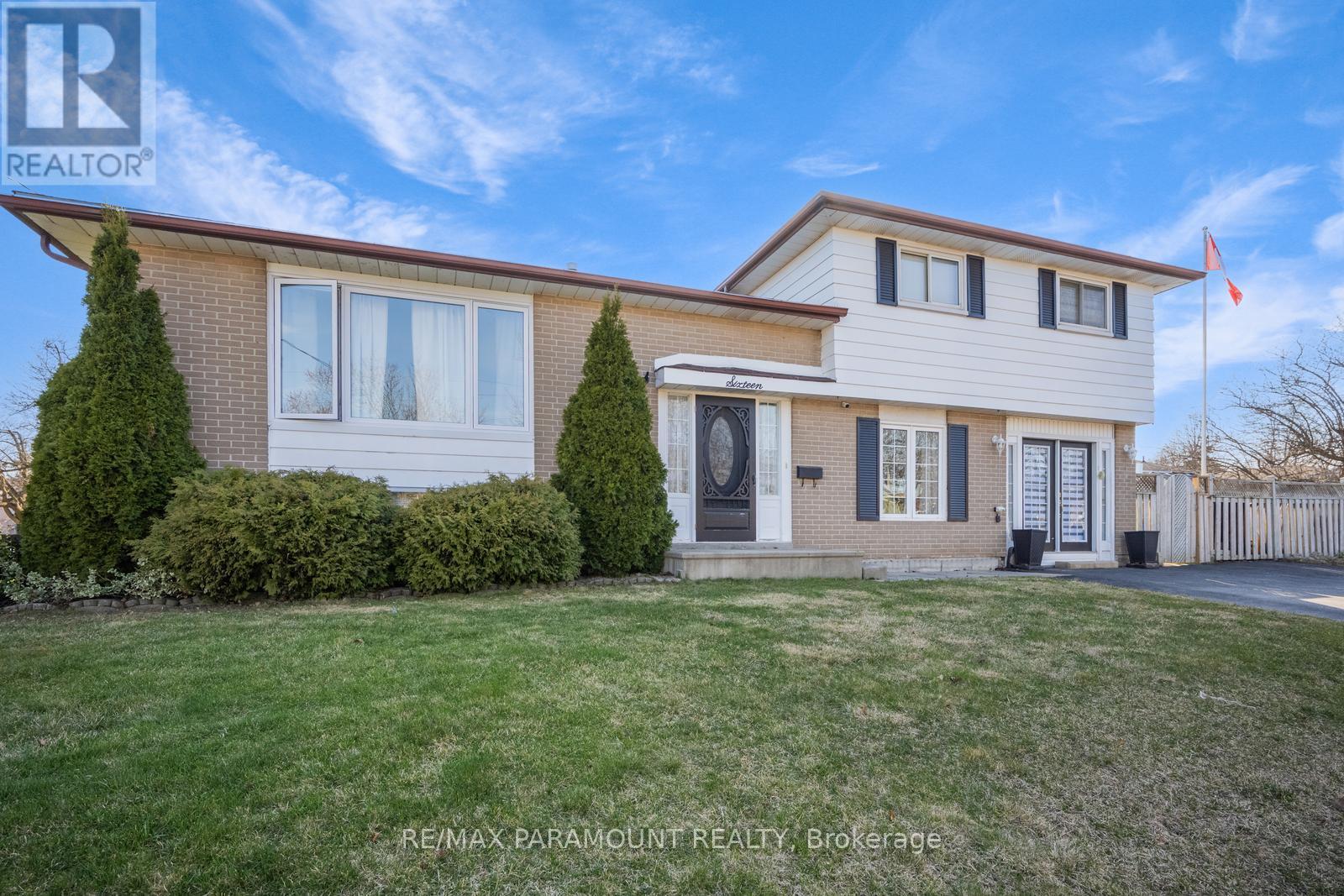 16 Irwin Crescent Property Photo 1