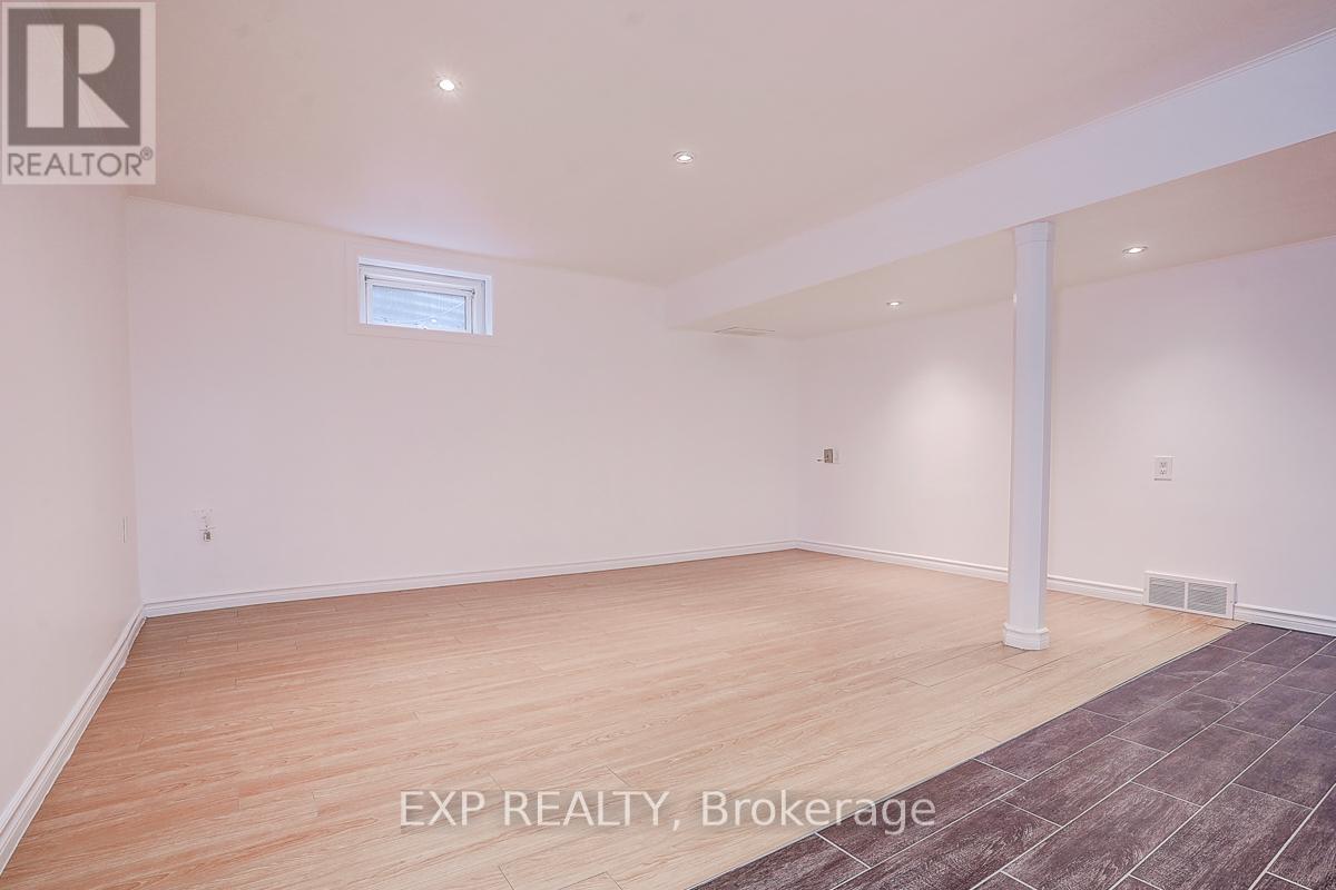 11 Tullamore Road Property Photo 41