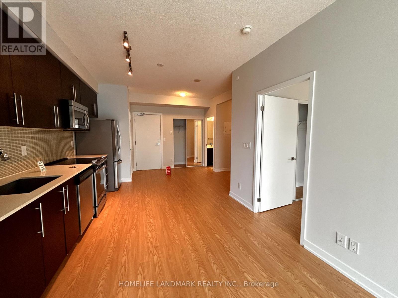 3006 - 510 Curran Place Property Photo 2
