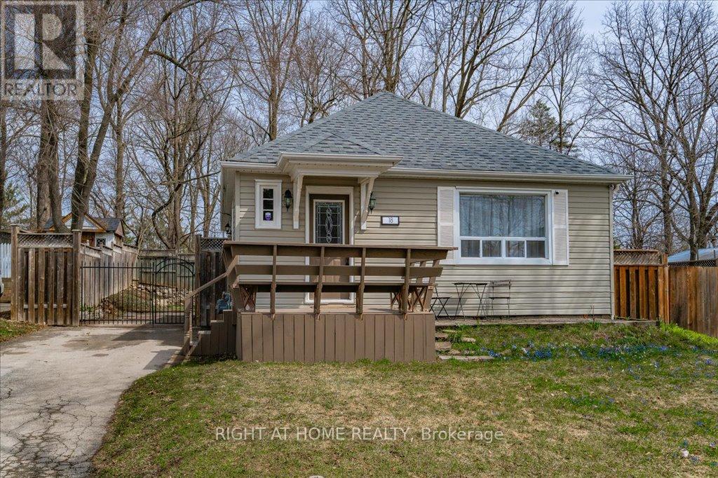 18 Dayfoot Drive Property Photo 2