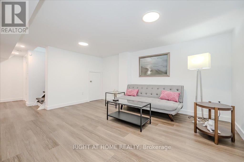 18 Dayfoot Drive Property Photo 19