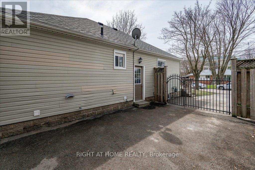 18 Dayfoot Drive Property Photo 34