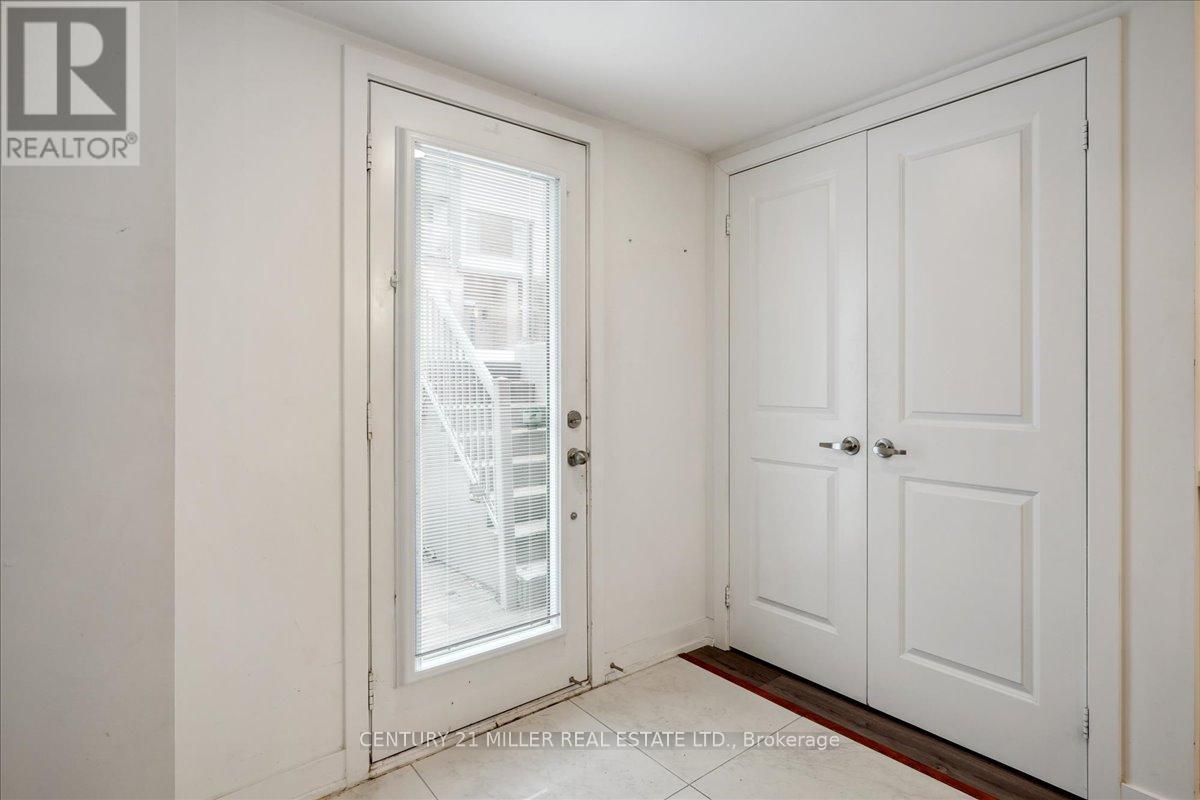 108 - 3058 Sixth Line Property Photo 8