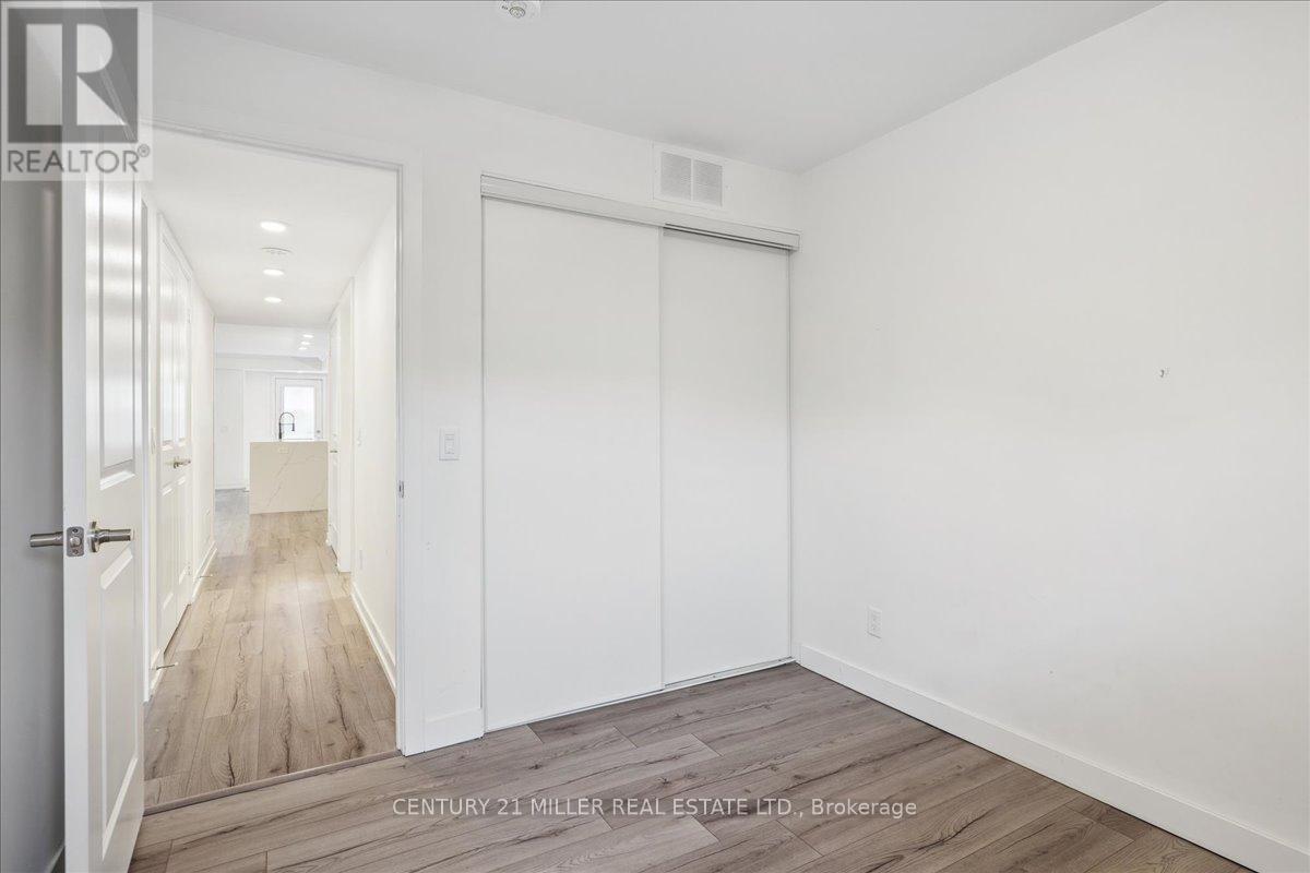 108 - 3058 Sixth Line Property Photo 24