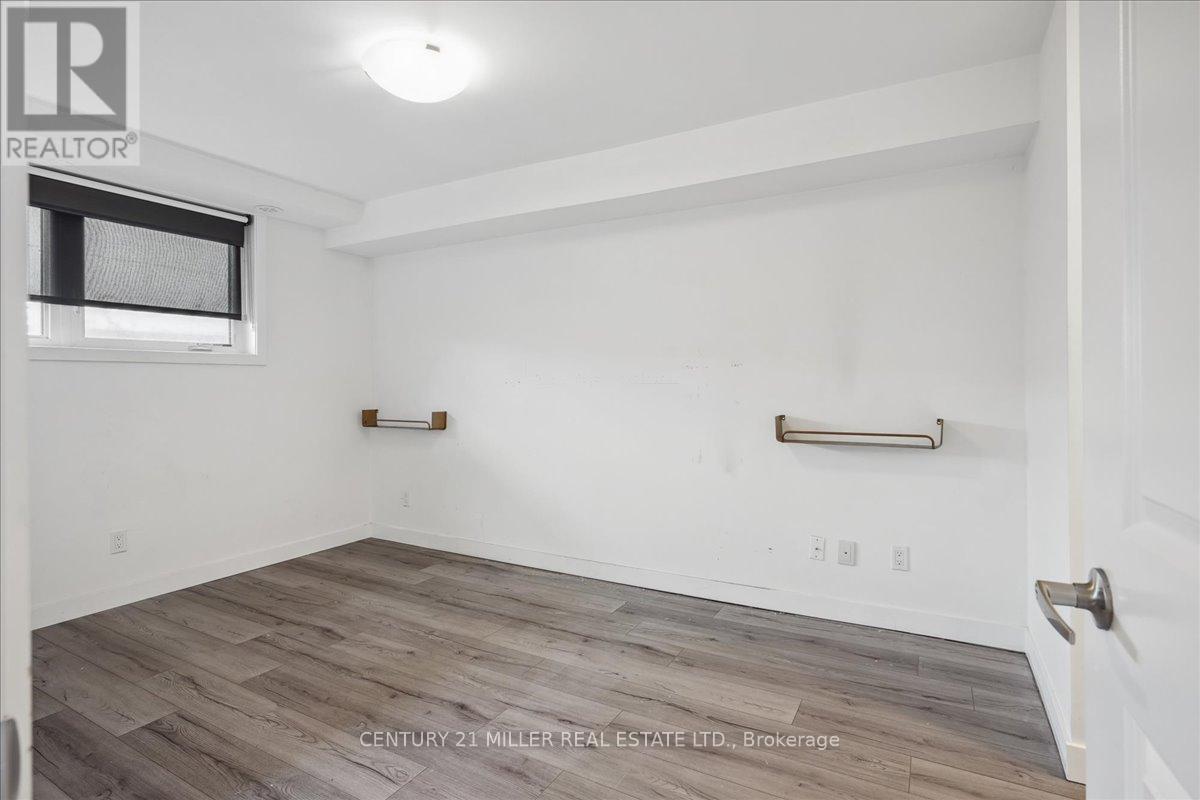 108 - 3058 Sixth Line Property Photo 27