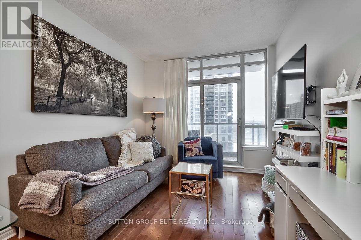 1307 - 388 Prince Of Wales Drive Property Photo 14