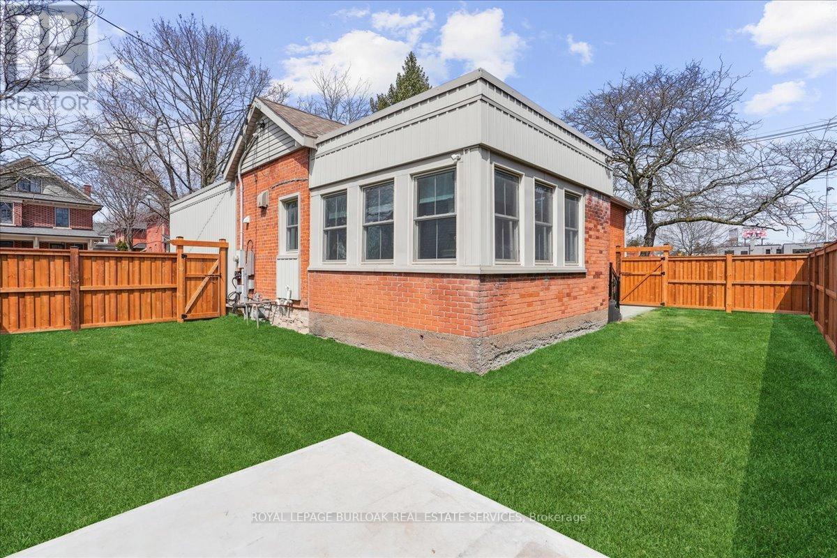 524 Locust Street Property Photo 23