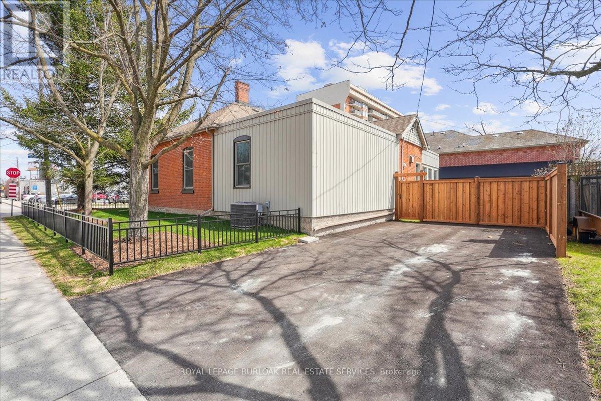 524 Locust Street Property Photo 24