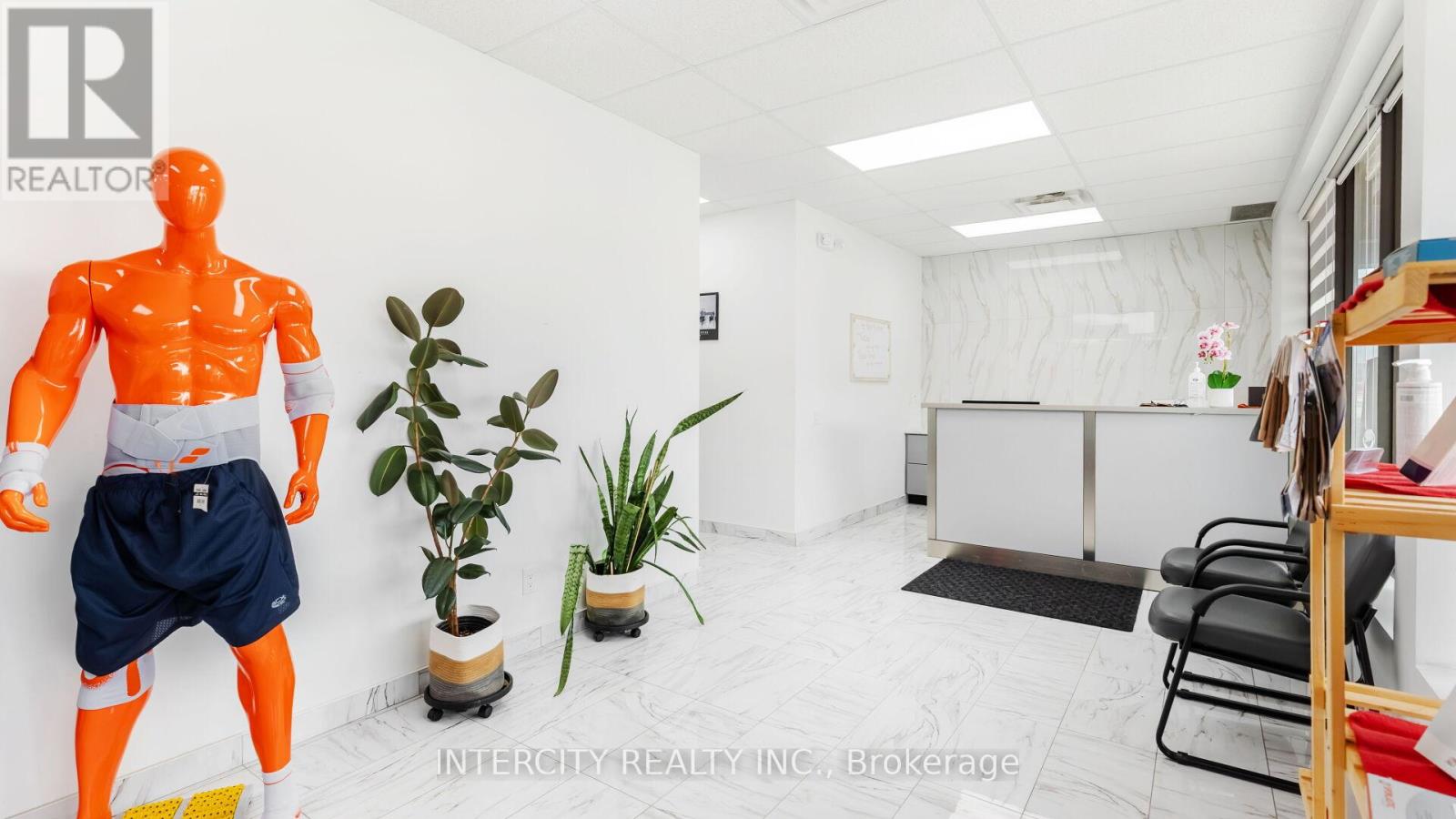 Unit C - 200 County Court Boulevard Property Photo 8