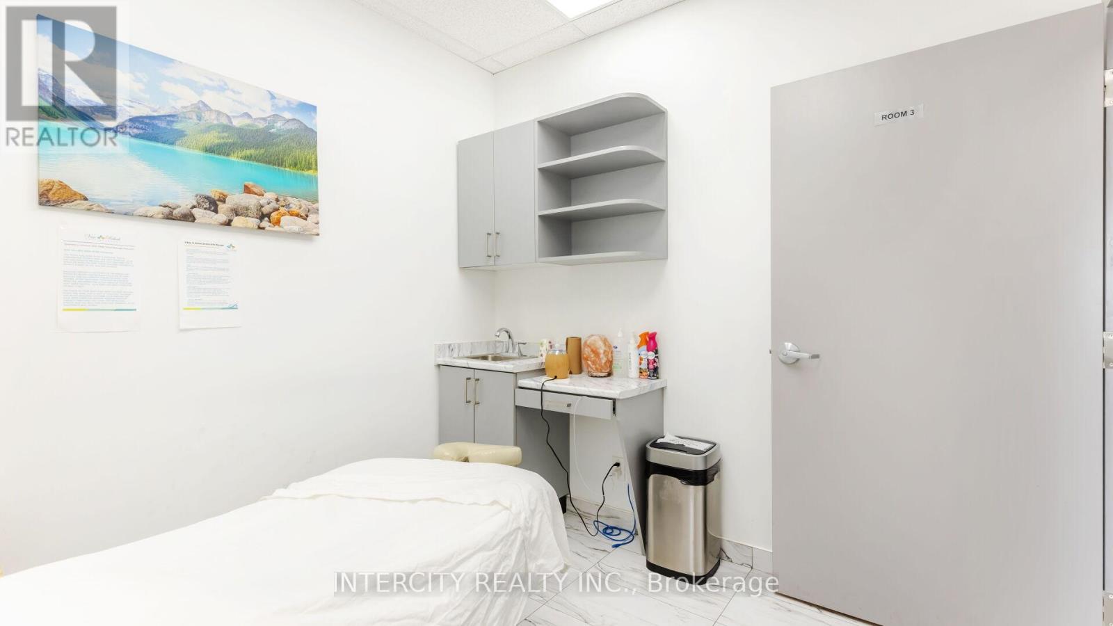Unit C - 200 County Court Boulevard Property Photo 19
