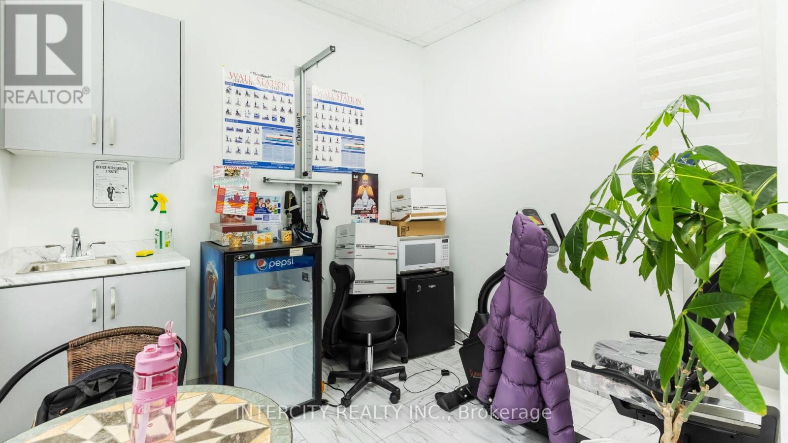 Unit C - 200 County Court Boulevard Property Photo 21