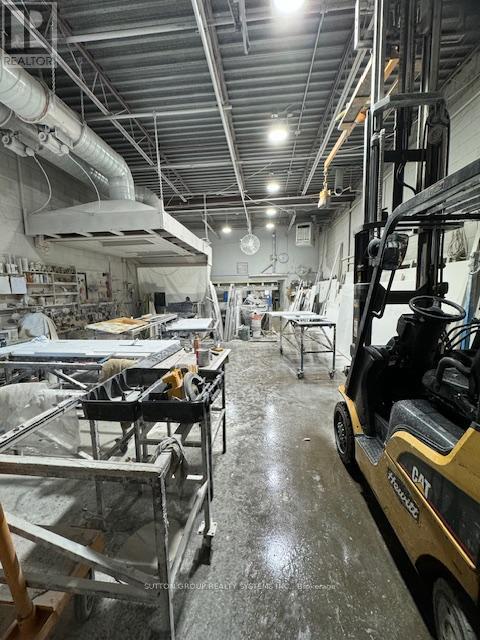 Unit 14 - 100 The East Mall Property Photo 14