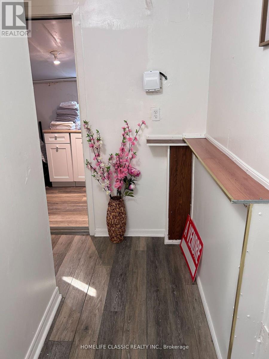 3223 Dundas Street Property Photo 3