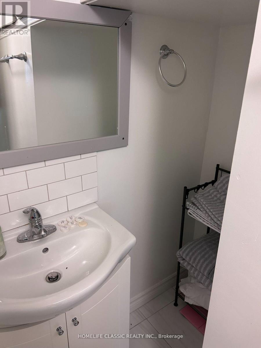 3223 Dundas Street Property Photo 5