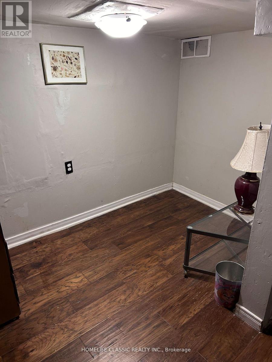 3223 Dundas Street Property Photo 9