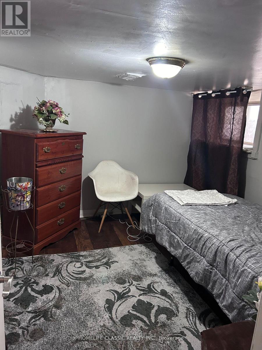 3223 Dundas Street Property Photo 13