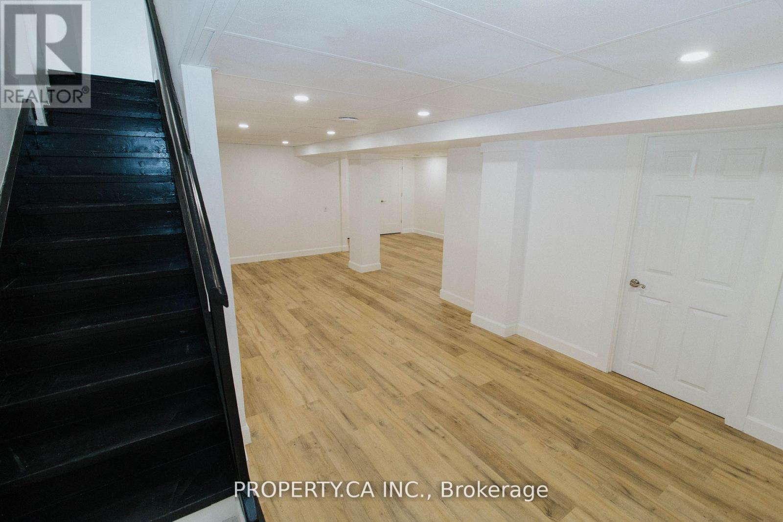 Lower - 154 Kerr Street Property Photo 2
