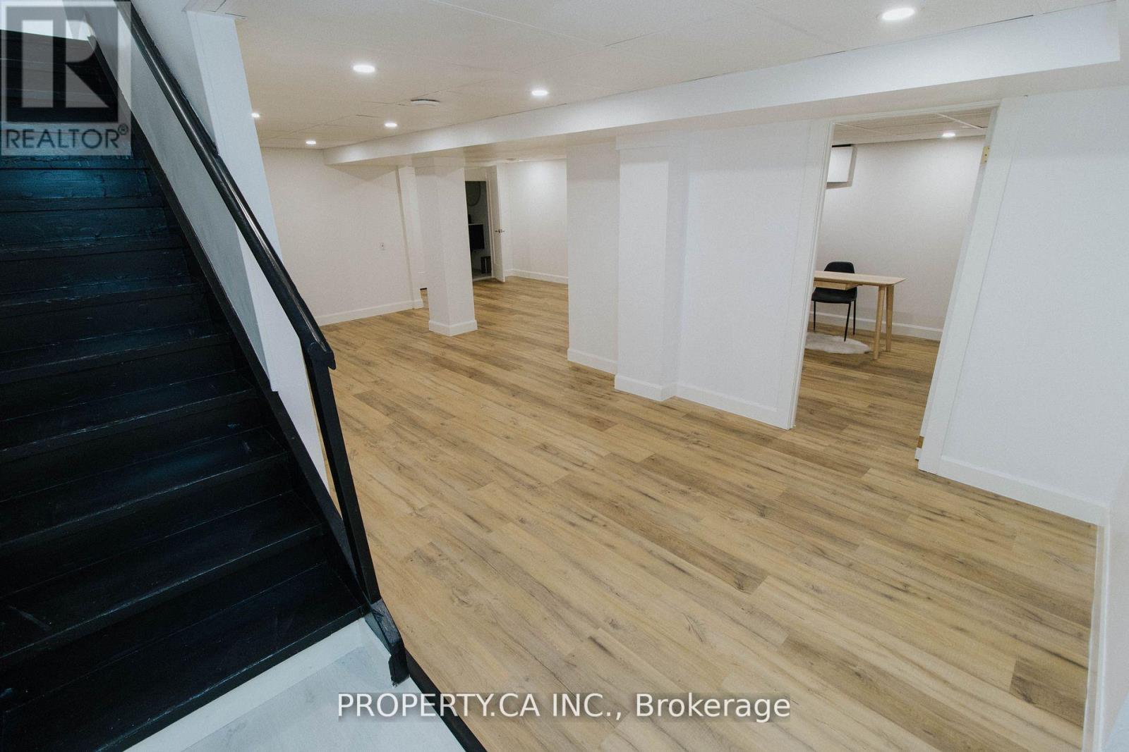 Lower - 154 Kerr Street Property Photo 6