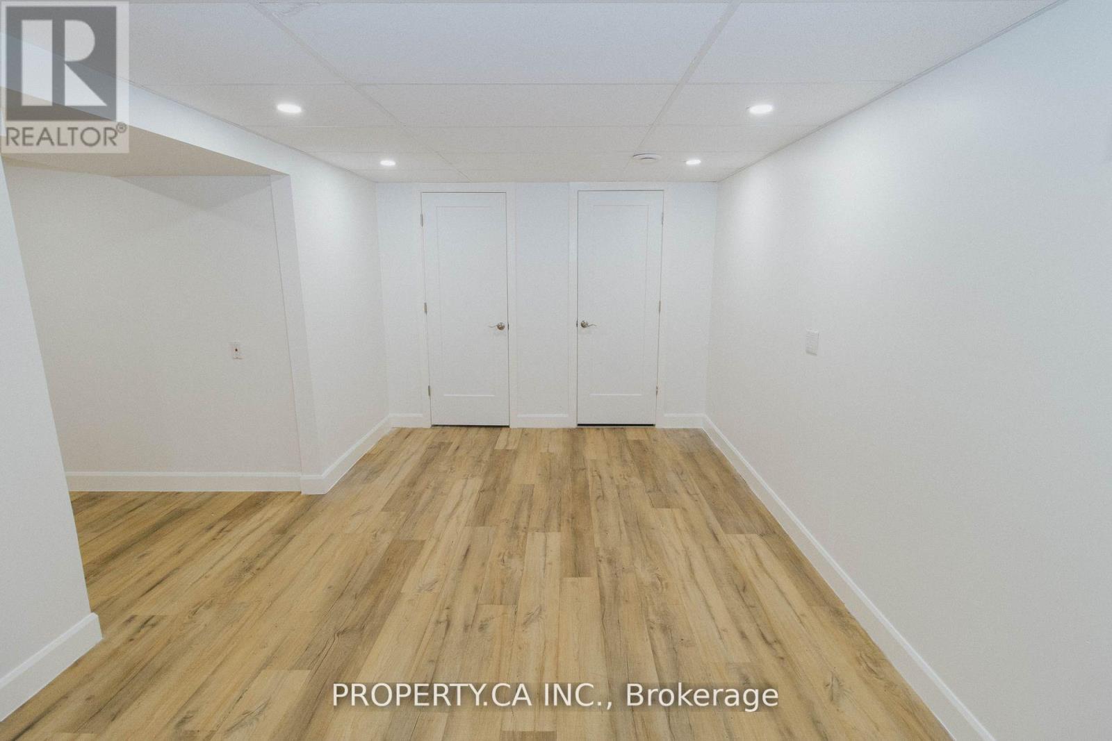 Lower - 154 Kerr Street Property Photo 9