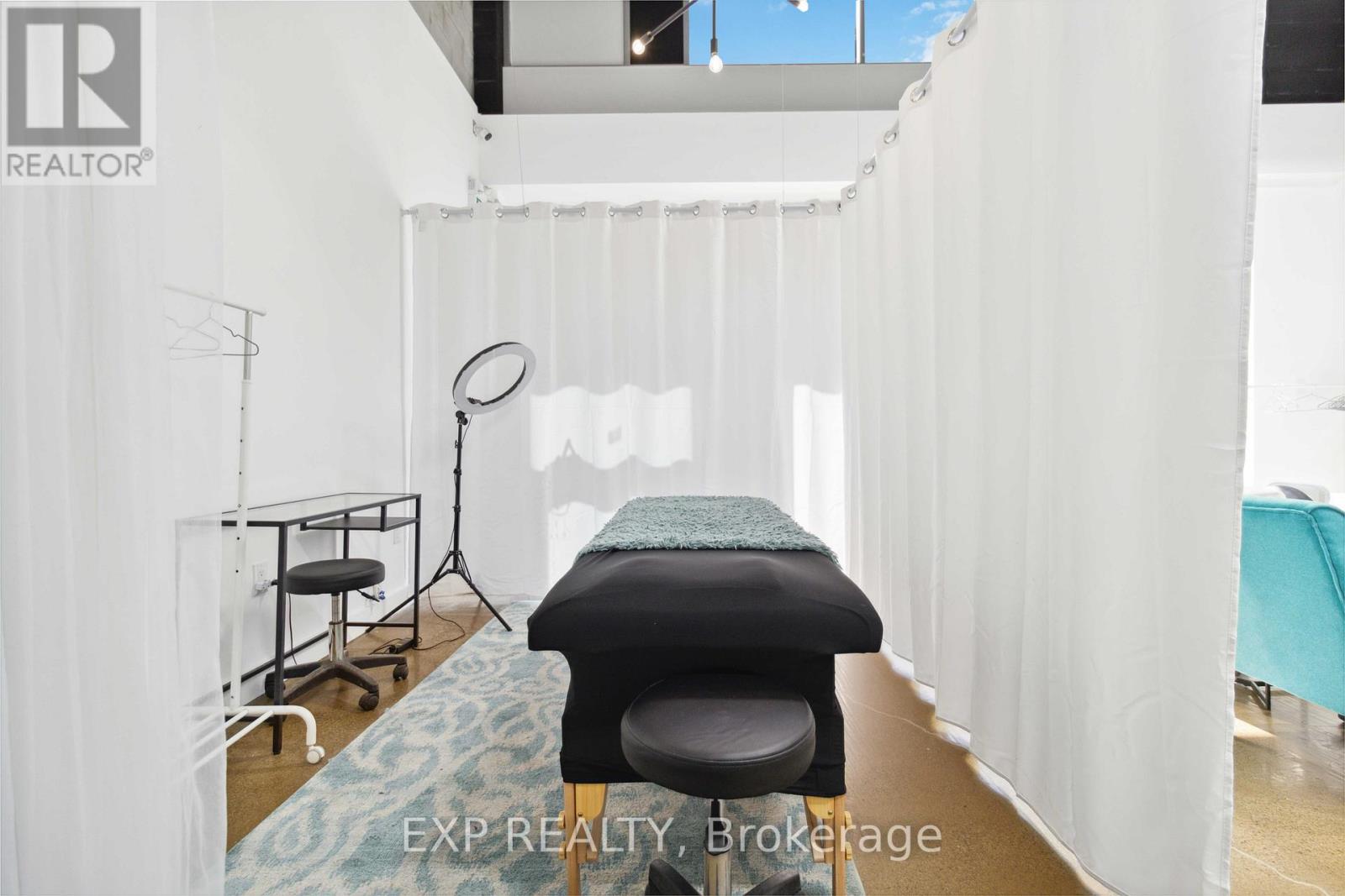 57 - 1215 Queens Way E Property Photo 23
