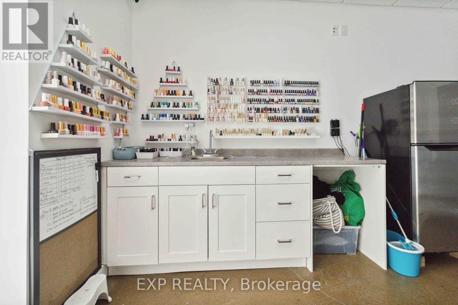 57 - 1215 Queens Way E Property Photo 25