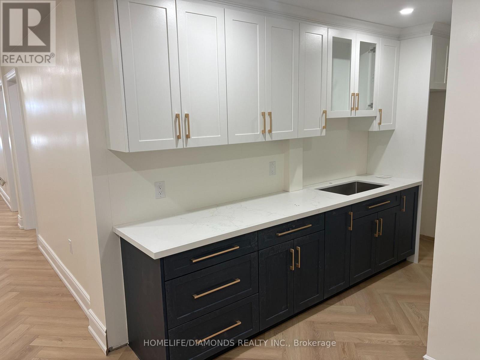 9b - 2575 Steeles Avenue Property Photo 2