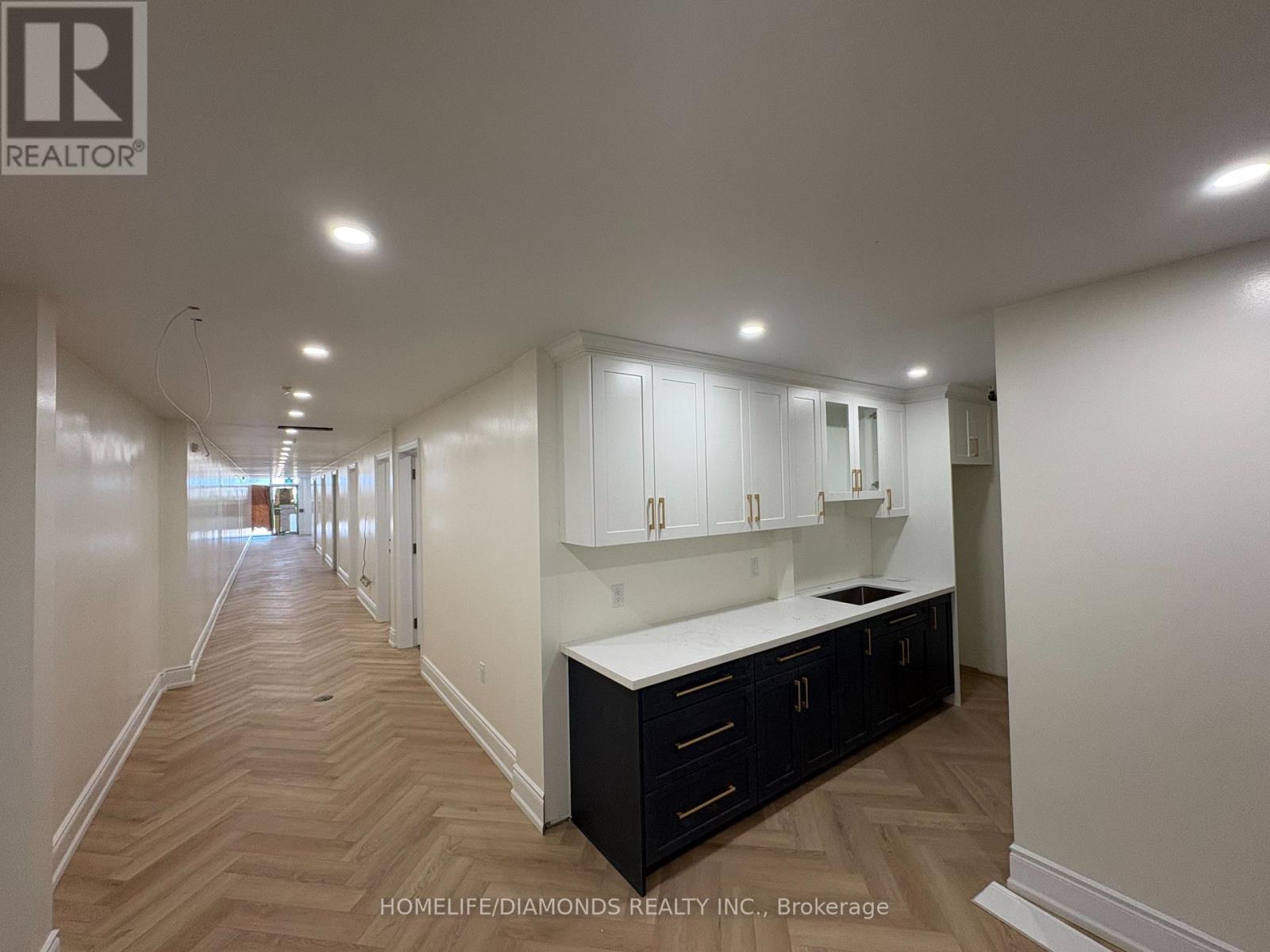 9b - 2575 Steeles Avenue Property Photo 3