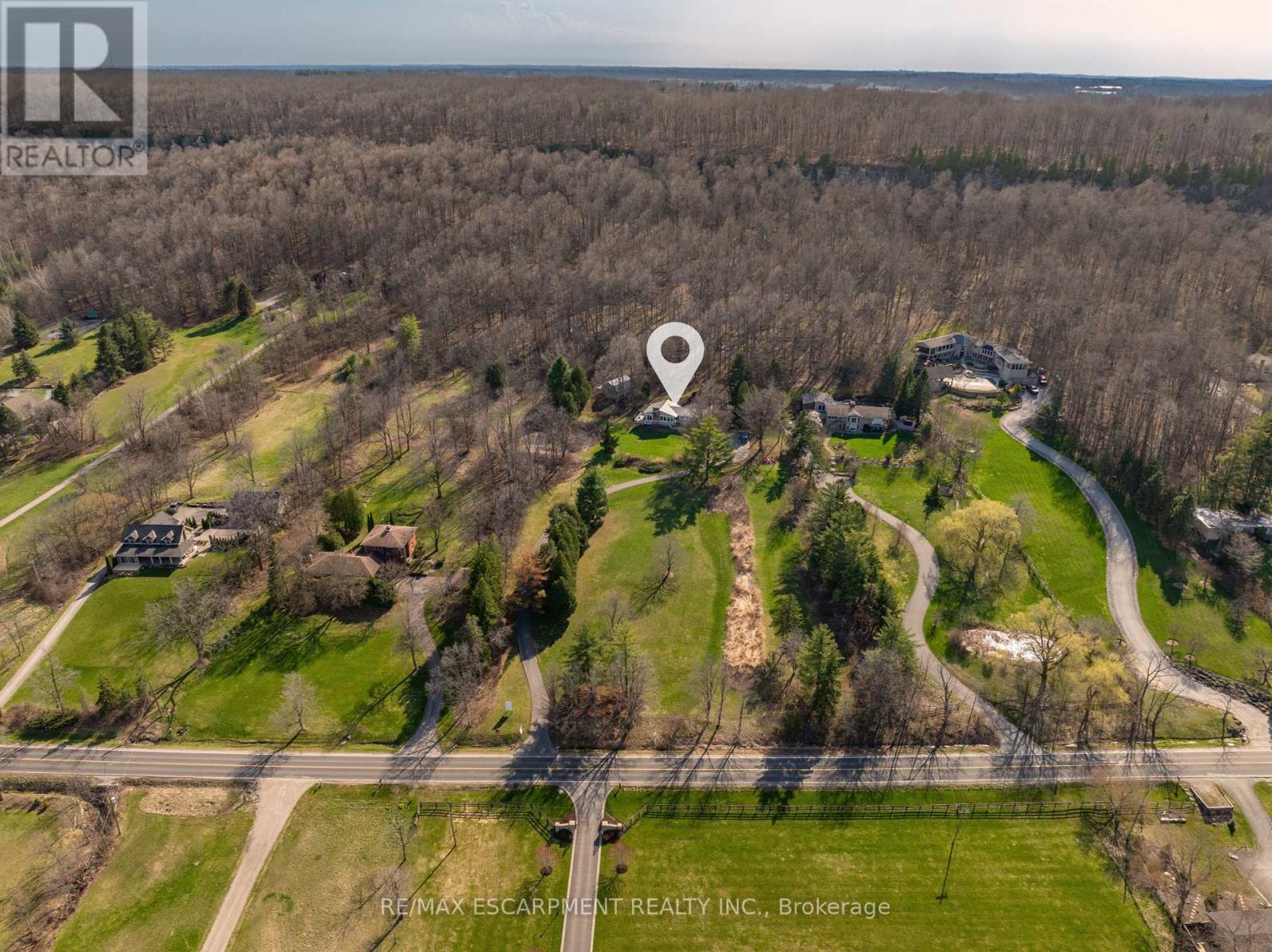 5086 WALKERS LINE Property Photo 1