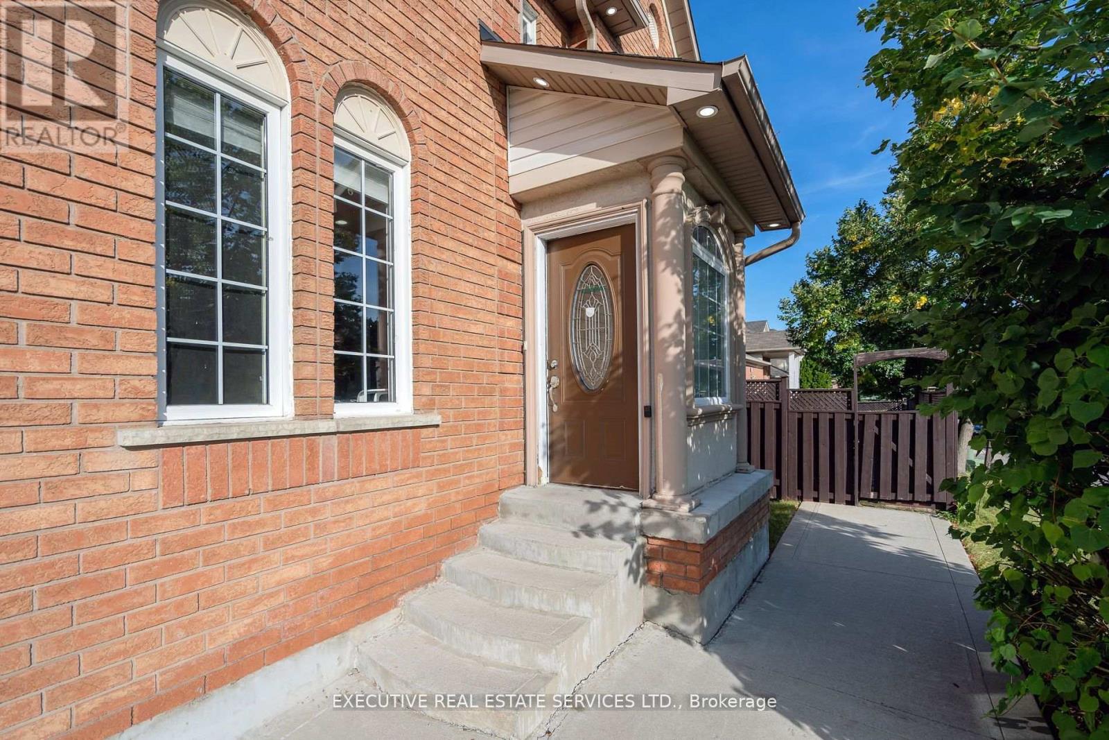 41 Fallstar Crescent Property Photo 7