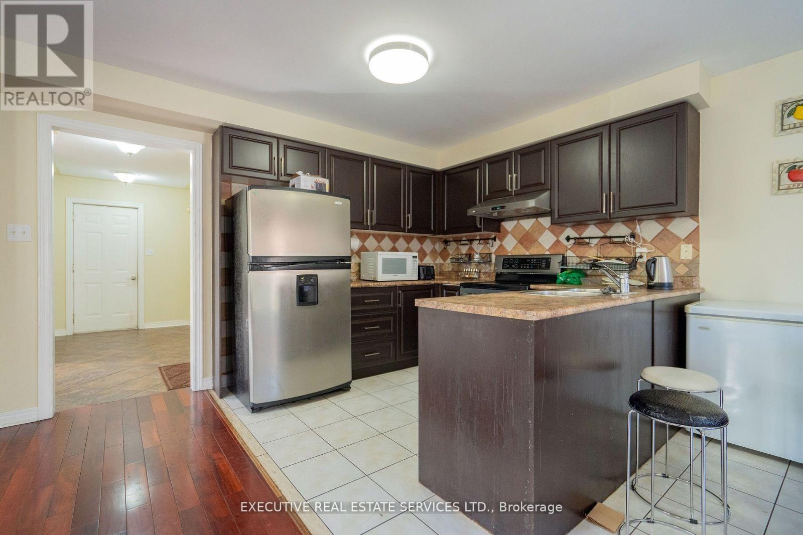 41 Fallstar Crescent Property Photo 11