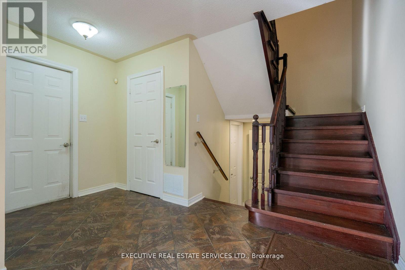 41 Fallstar Crescent Property Photo 14
