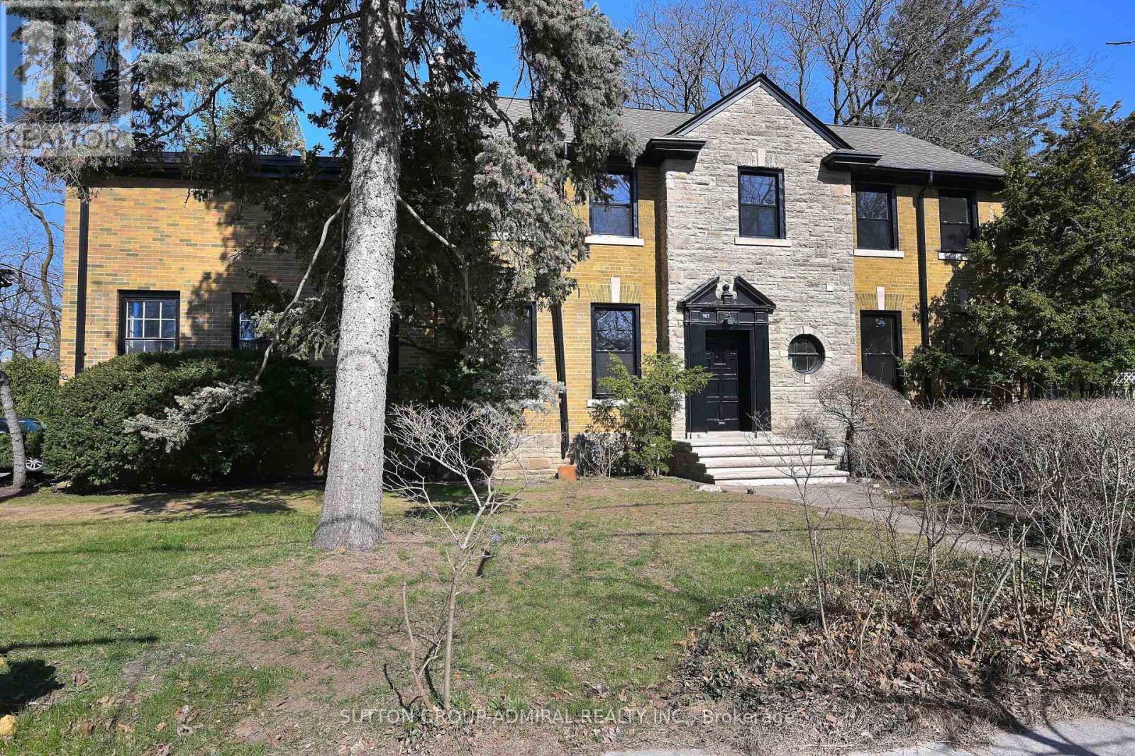 987 Royal York Road Property Photo 1
